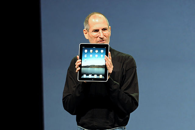 Steve Jobs resigns