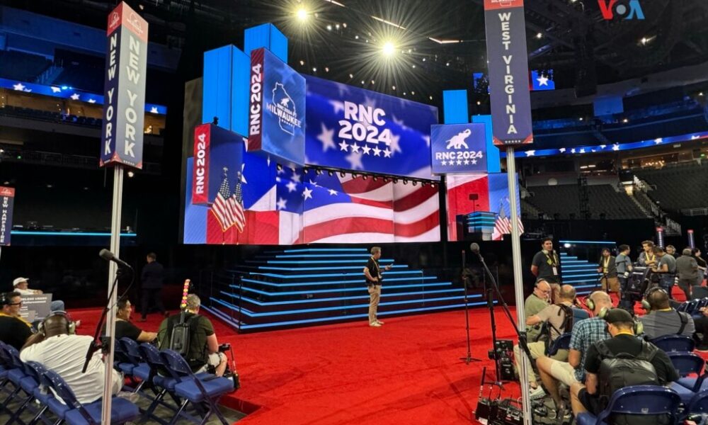 Black CNN camerawoman