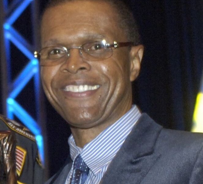 Gale Sayers Jan05 2008 Army FB Awards