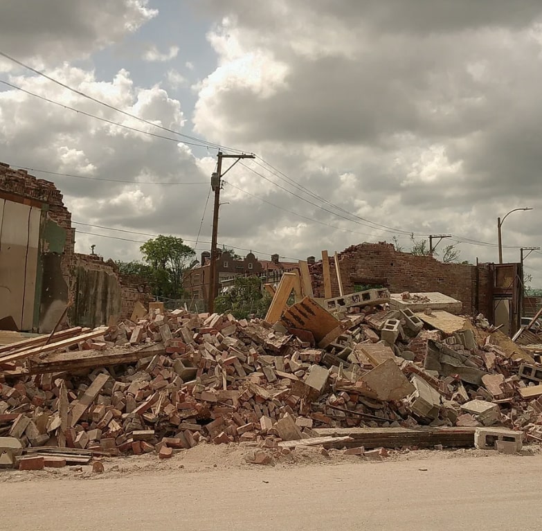 Flavor Flav helps St Louis tornado victims GoFundMe