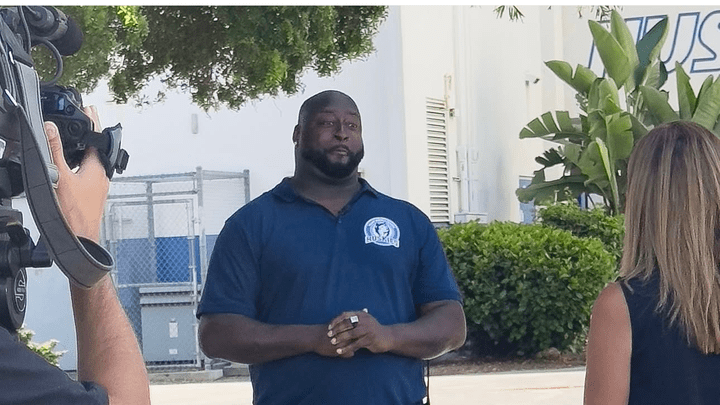 Linebacker17C Rayshaun Riley Becomes Hero After Flight Chaos Forces Landing