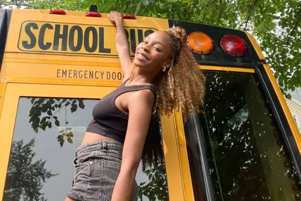 Dani Danielion woman converts school bus to mobile home