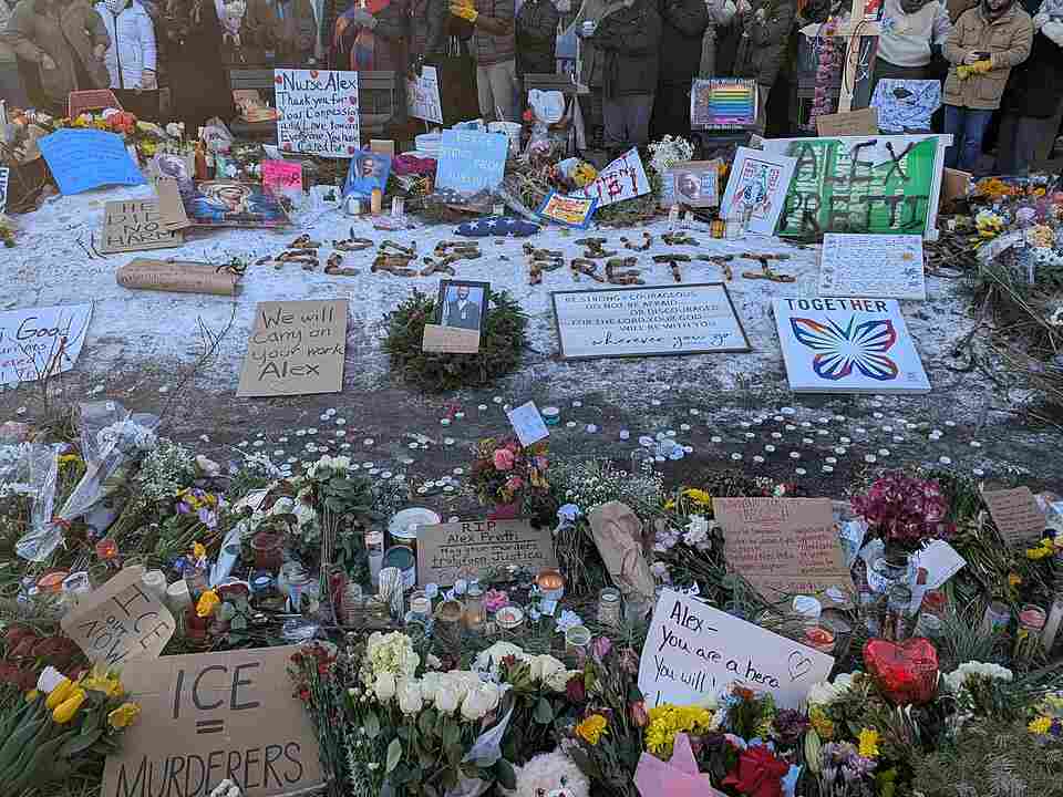 Alex Pretti memorial Wikimedia Commons