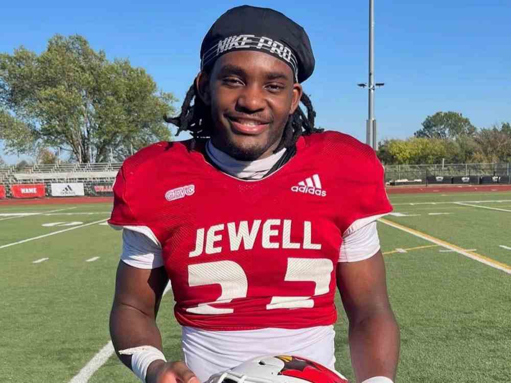 College Running Back MicahJo Barnett Dies After Medical Emergency on Sideline