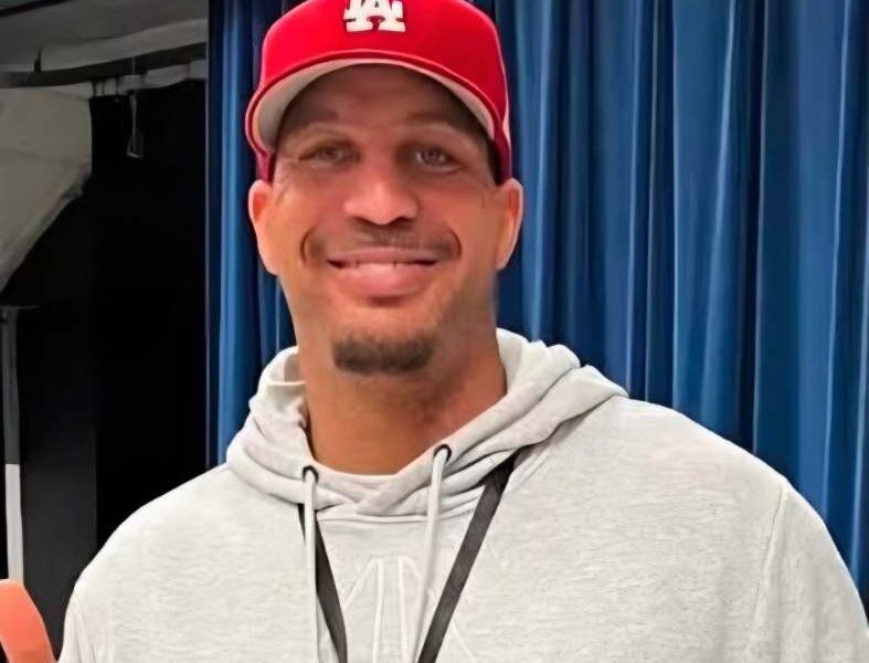 Derrick Moore Man dies saving young girl from rip current at Myrtle Beach